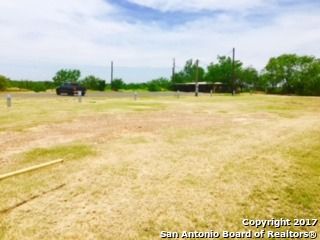821 S Main St, Cotulla, TX 78014